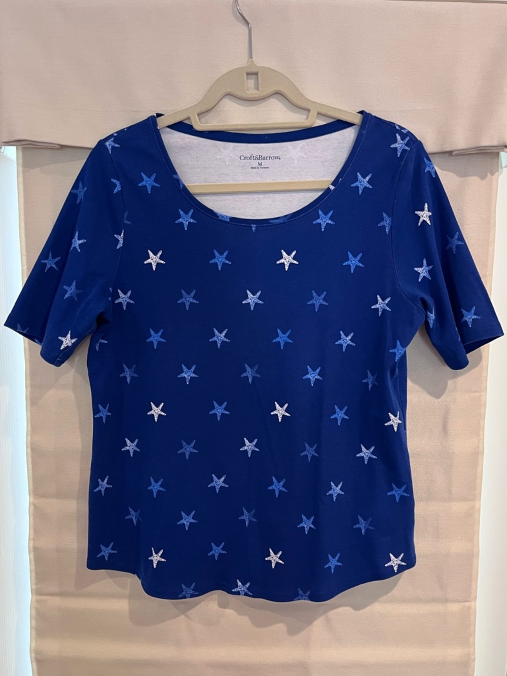 Croft & Barrow Royal Blue Star Scoop Neck Short Sleeve Tee Size M